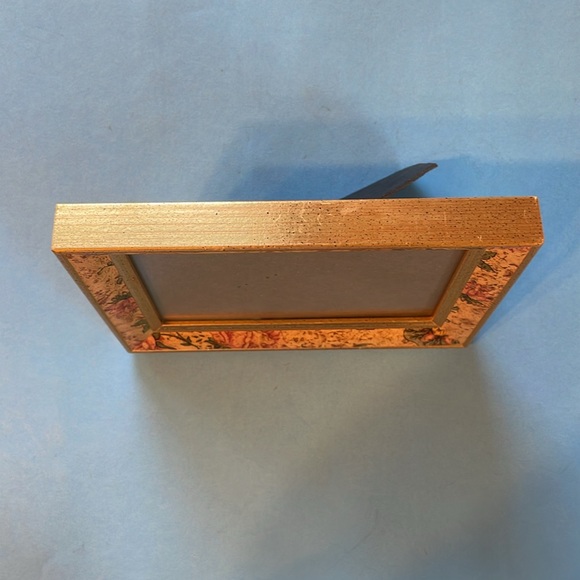 Floral and Gold Photo Frame for 4 x 6 Picture - Picture 4 of 6